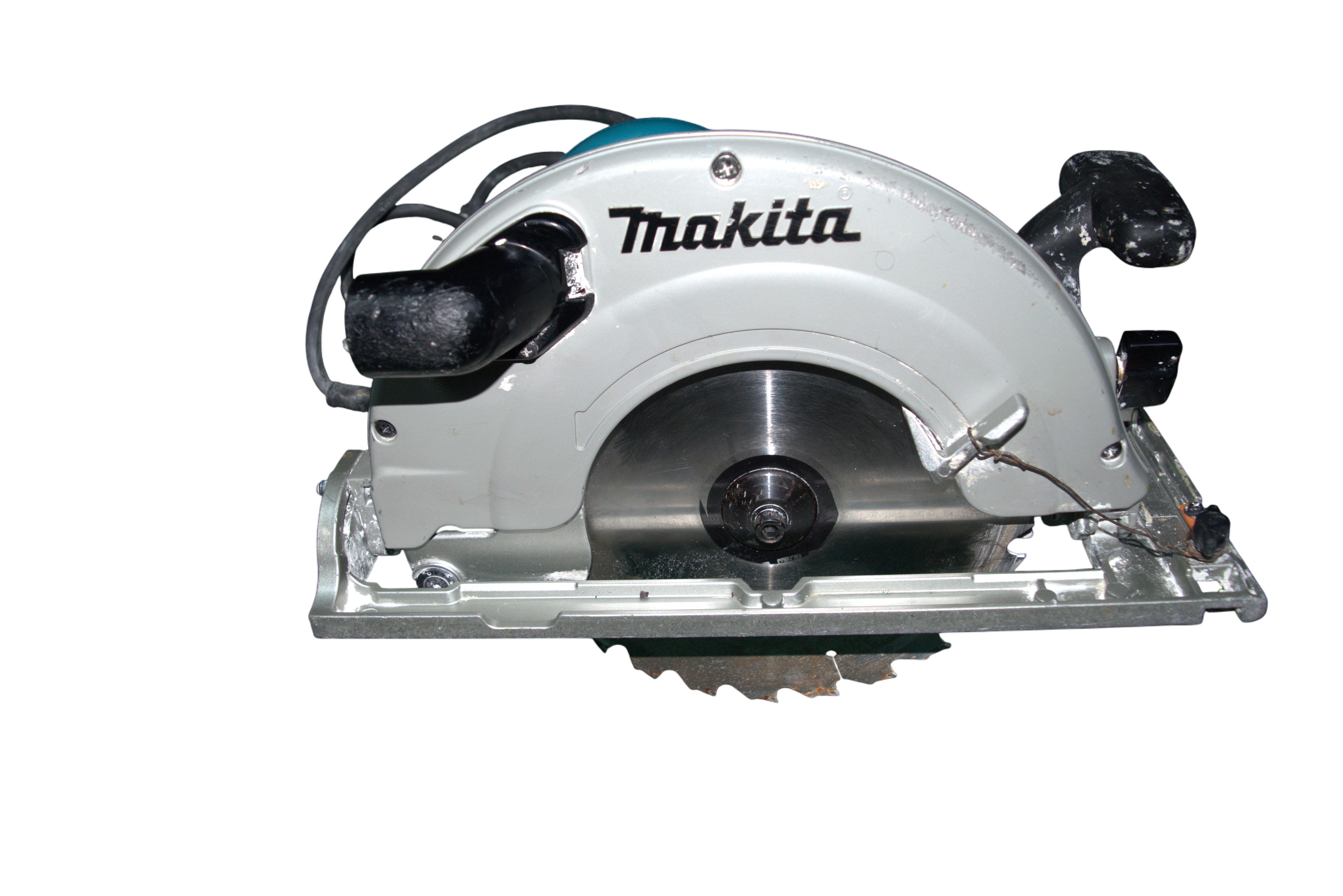 Ferăstrăul Circular Makita 5903R